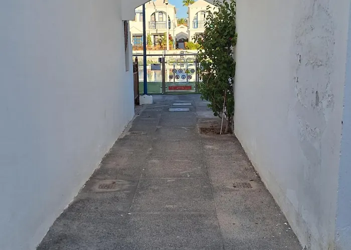 Poolfront Будинок відпочинку *