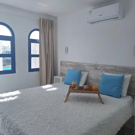 Poolfront Ferienhaus *