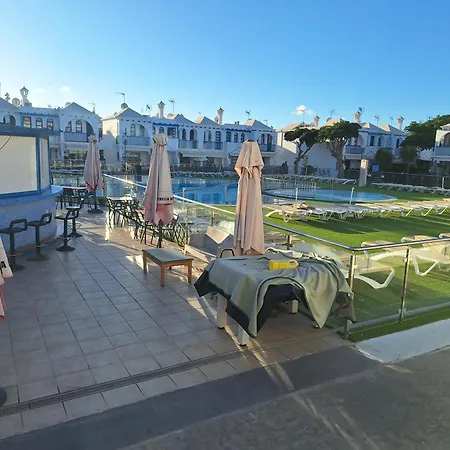 Tatil Evi Poolfront *