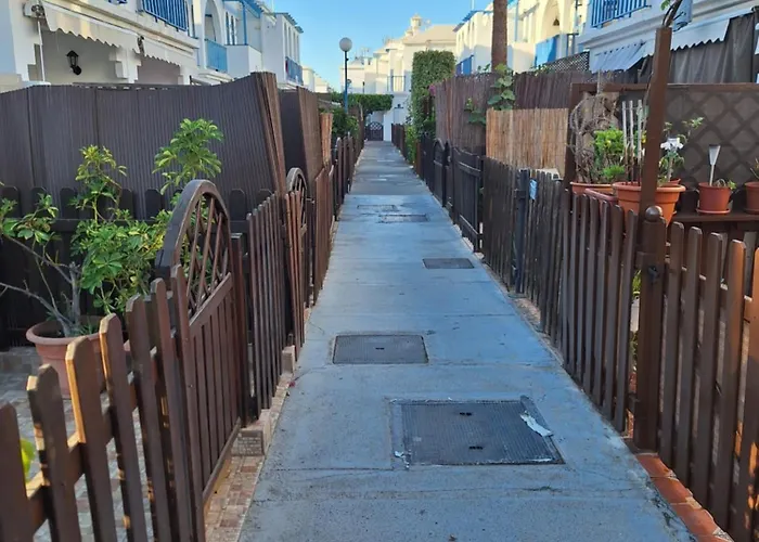 Poolfront Prázdninový dům *